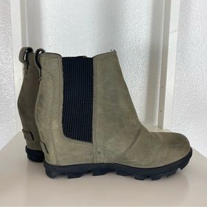 SOREL Women’s Joan Of Arctic Chelsea ll Wedge Boot Size 6 EUR 37 Goring Detail